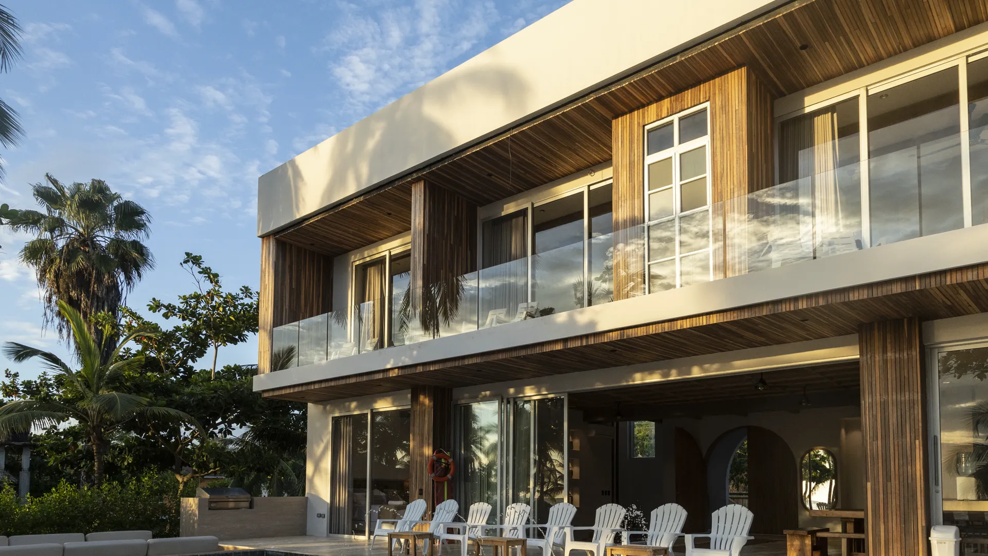 Casa Ámbar, luz dorada